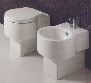 OUND TOILET SEATS, ROUND almost like a circle!