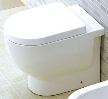 Copriwater per WC della stessa serie ma con forme e dimensioni differenti: M2, SPACE STONE, SISTEMA C