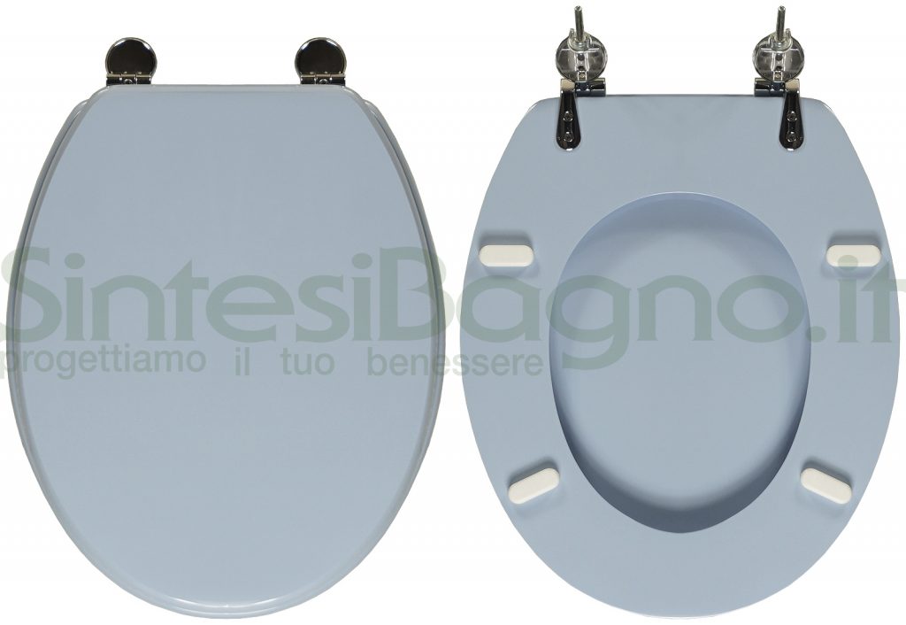 Sedile WC. Modello: UNIVERSALE. Tipo: UNIVERSALE. Materiale: LEGNO LAVORATO RIVESTITO RESINA POLIESTERE. Cerniere: OTTONE CROMATO. Colore: AZZURRO SUSSURRATO